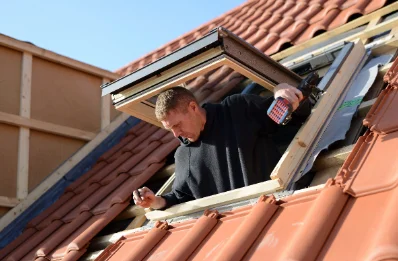 Pose de fenêtres de toit Velux aux Essarts